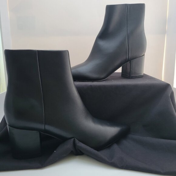 Marc Fisher Boots Women's 5.5 Black Leather Shoes Retire Ankle Booties NWOB - Picture 2 of 7